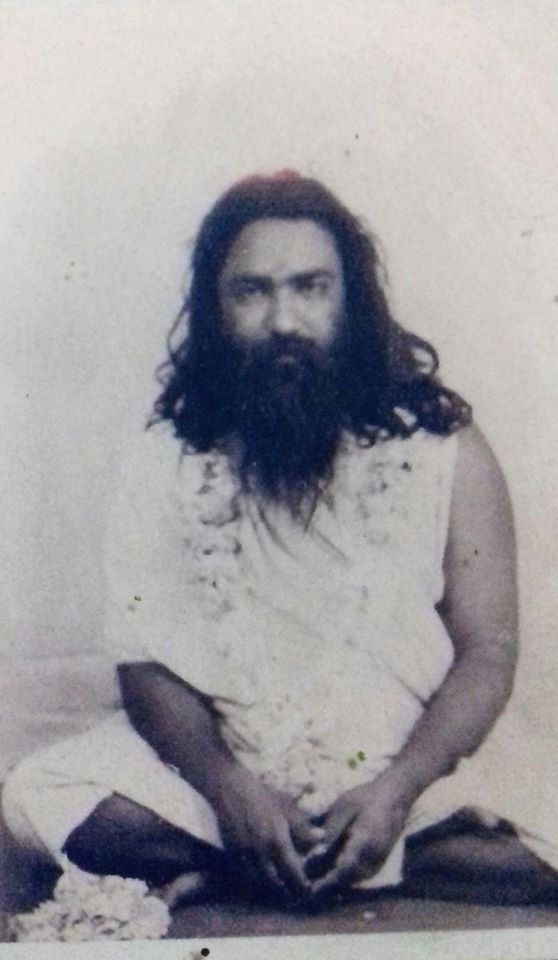 This is a rare picture of Mahendra Baba ji when Mahendra Baba ji was young. This picture was clicked around in 1934 — presso Krishna Kund Lohvan
